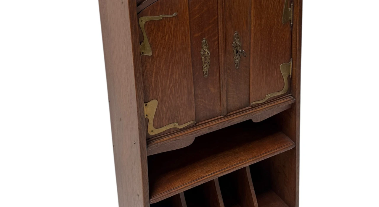 Arts & Crafts Art Nouveau Cabinet by H.P. Mutters & Zoon Den Haag, 1900s